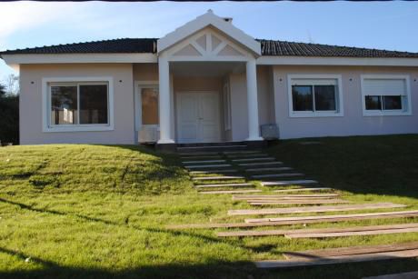 Casa En Venta 4 Dormitorios