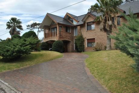 Casa En Venta Y Alquiler 5 Dormitorios