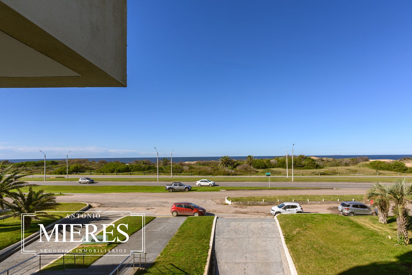 Venta apartamento dos dormitorios- Playa Brava
