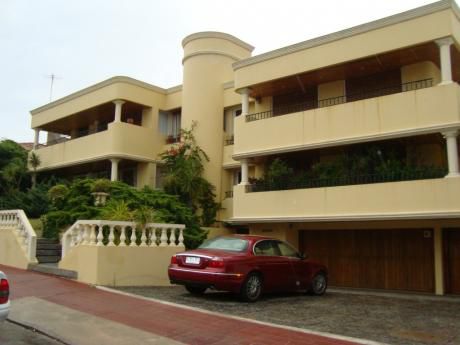 Casa En Venta 5 Dormitorios