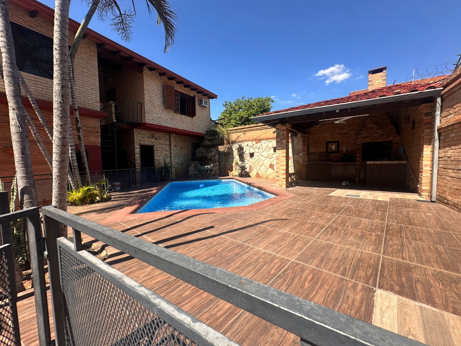 ALQUILO CASA EN LAMBARE CON PISCINA — foto 2
