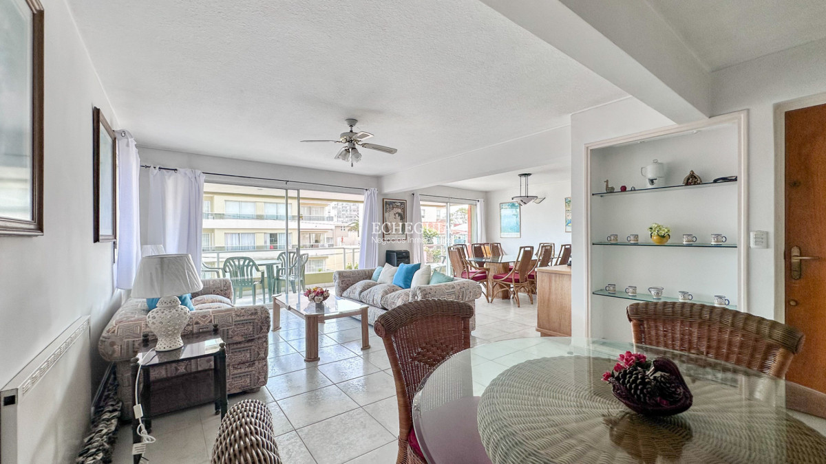 Apartamento 4 Dormitorios y amenities, a pasos del mar en Península, Punta Del Este