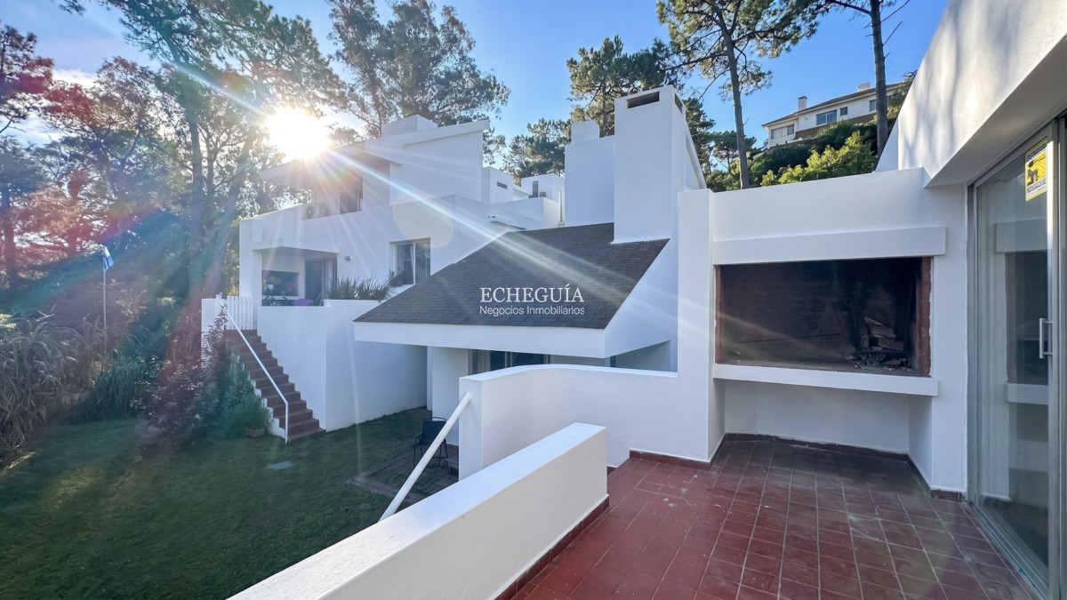 Alquiler Anual Apartamento Dúplex en Rincón del Indio, Punta del Este