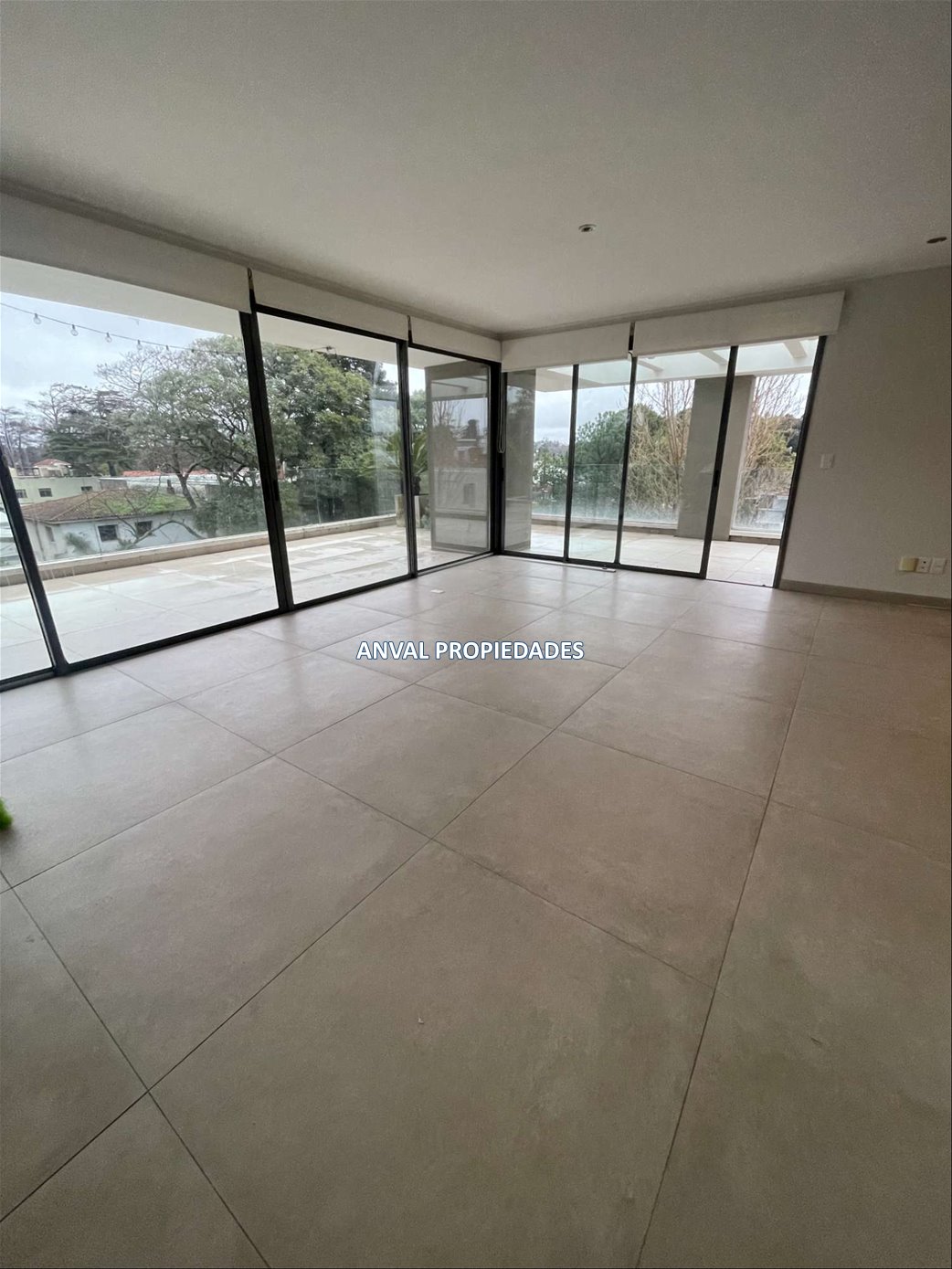 Alquiler Apartamento Carrasco PENT HOUSE 3 Dormitorios 2 Baños Garaje 2