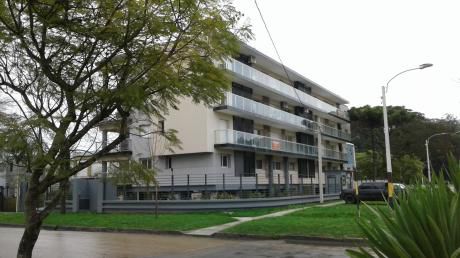 Apto. 2 Dorm. Y 2 Baños