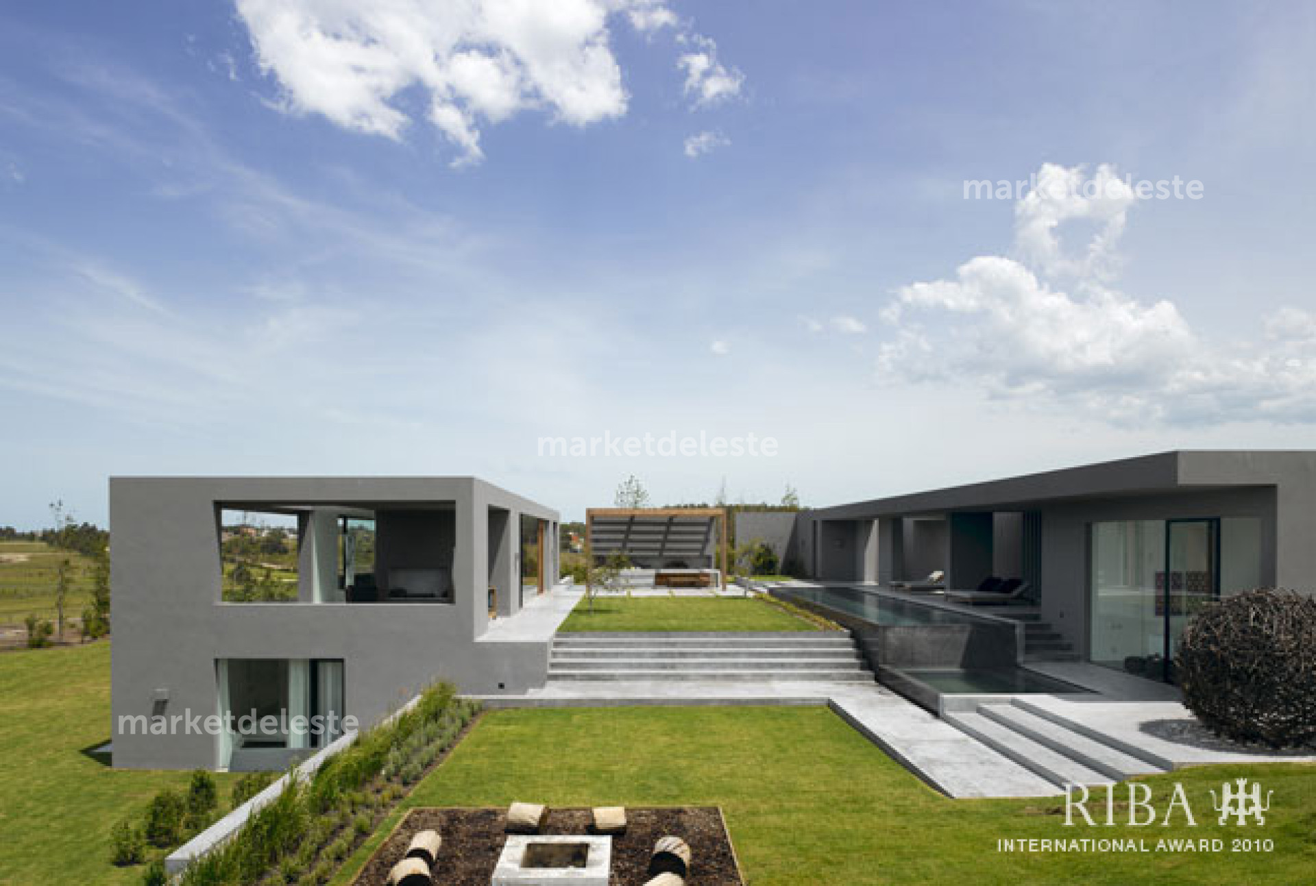 VILLA LAGOS - CASA MODERNA