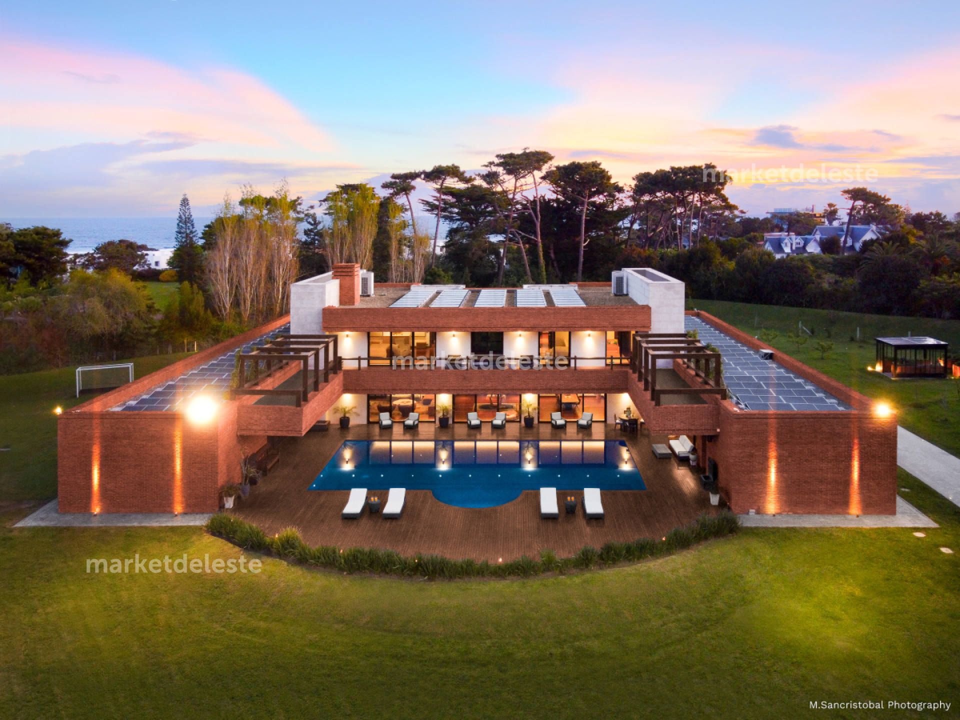BARRIO GOLF - LA CASA MÁS INCREIBLE