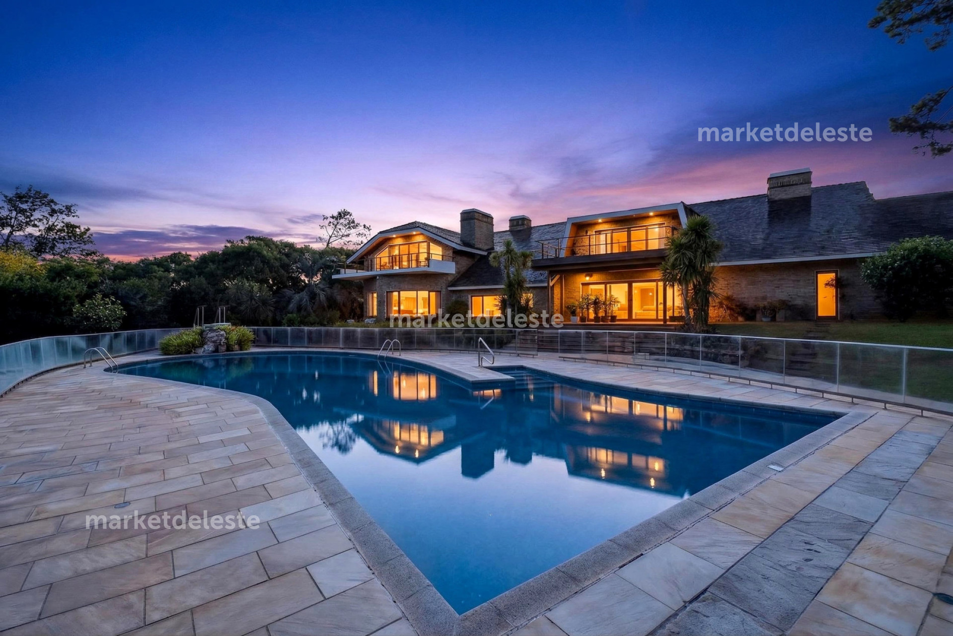 CASA EN VENTA PLAYA MANSA