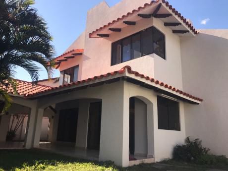 En Venta O Alquiler Casa De 2 Plantas