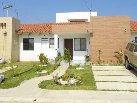 Amplia Casa En Zona Norte / Condominio Cerrado