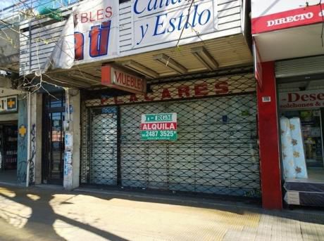 Excelente Local Con Salón Principal Y Gran Subsuelo