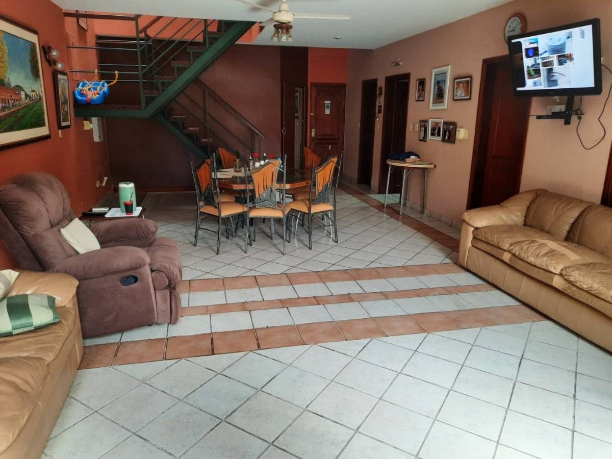 Vendo casa en barrio Recoleta — foto 2