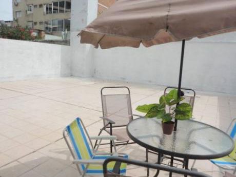 Hermoso Primer Piso Con Patio De 2 Dormitorios Con Gge - Punta Carretas