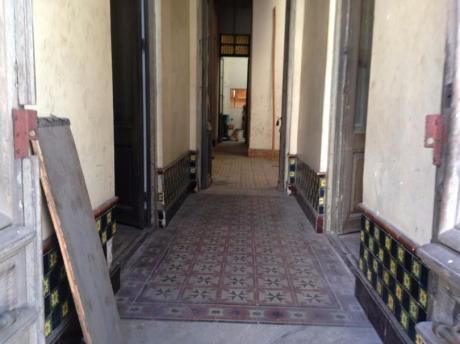 Casona De 6 Dormitorios Más Altillo 2 Baños