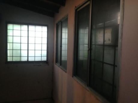 Casa Más Comercio En Padrón Esquina Acepta Banco!!!