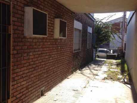 Venta De Casa 2 Dormitorios Jardín Y Patio Acepta Financiación Bancaria