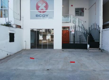 Ideal Para Negocio U Oficina Sobre Av Rene Moreno Alquilo