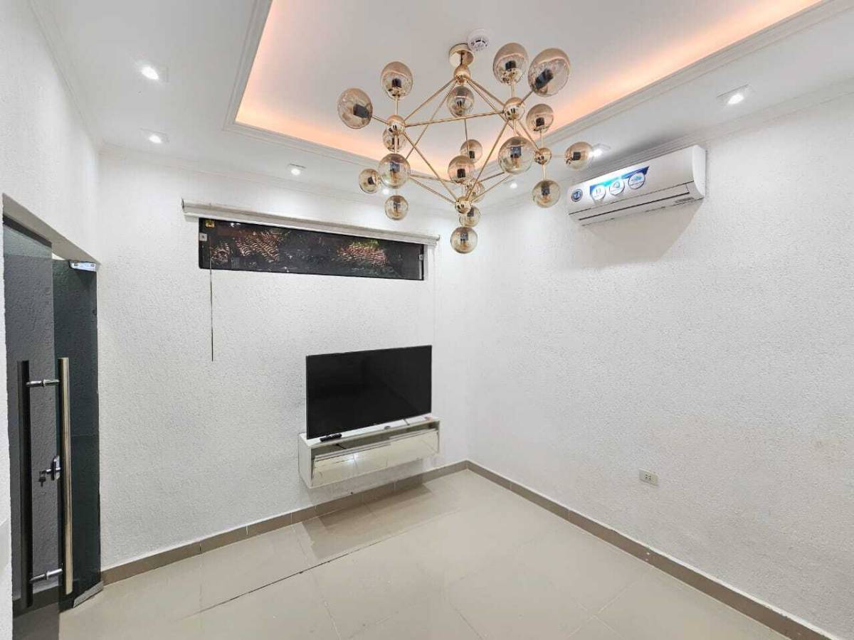 Alquilo Departamento en Planta Baja Domotizado en Lambaré — foto 2
