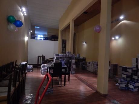 Local Comercial,distintos Rubros,con Renta !!