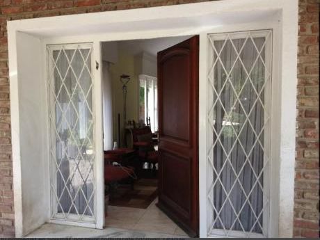 Acogedora Y Lista Para Entrar, Dueño Vende Casa En Solymar Con Hermoso Parque