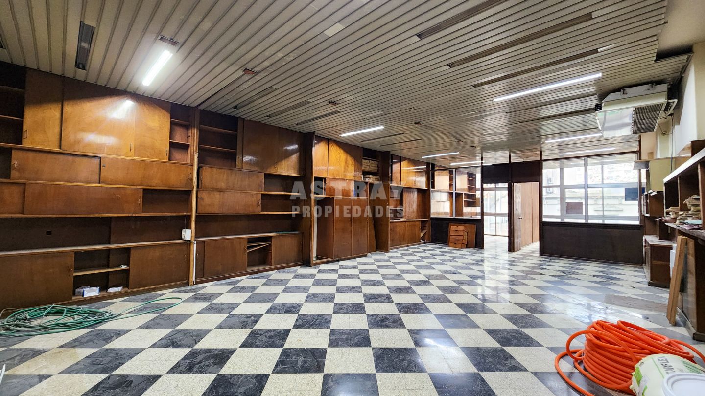 Oficina en alquiler de 4 ambientes en Montevideo