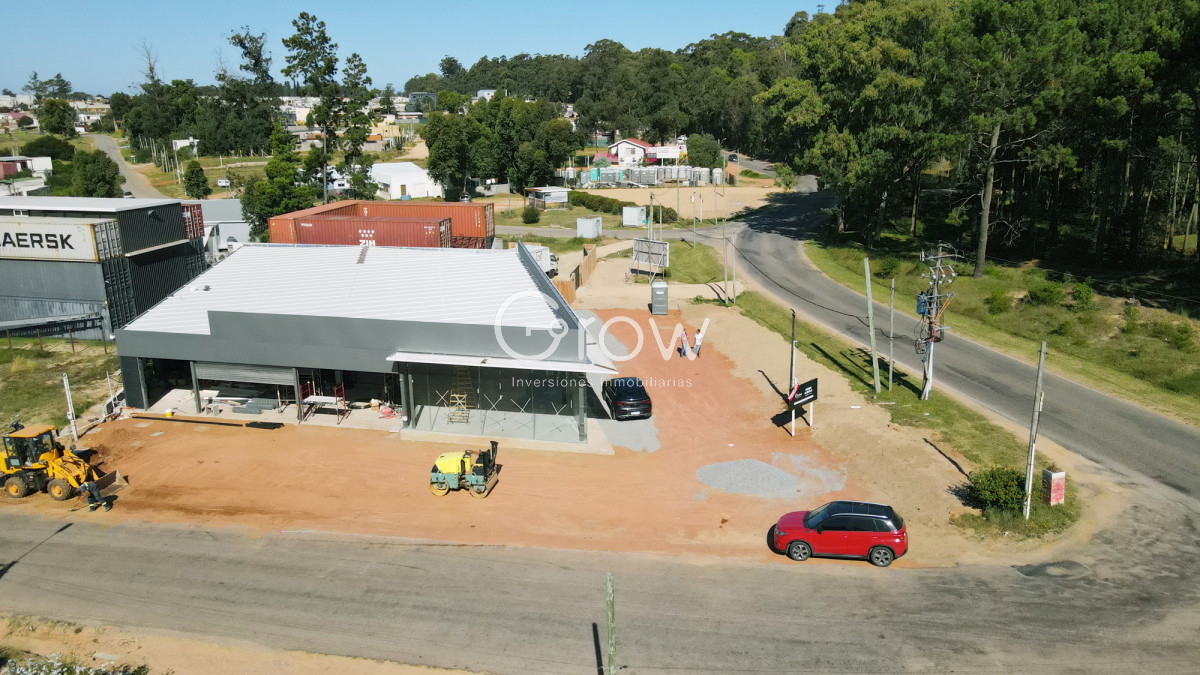 A estrenar local en Av en Maldonado con 660 m2 de uso exclusivo