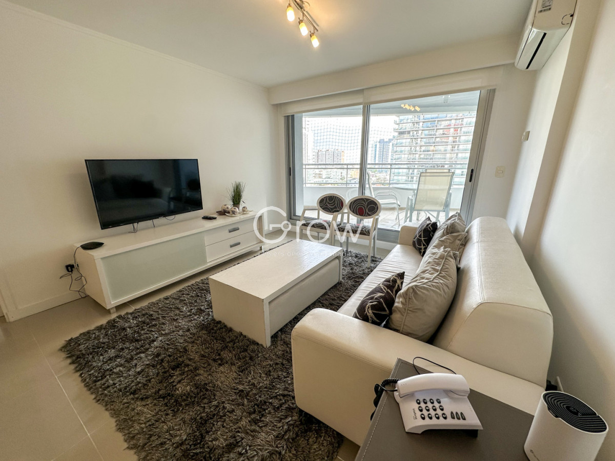 Departamento esquinero en venta en Forest Tower II