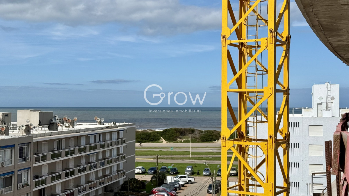 Departamento en venta con baja de precio en Playa Brava