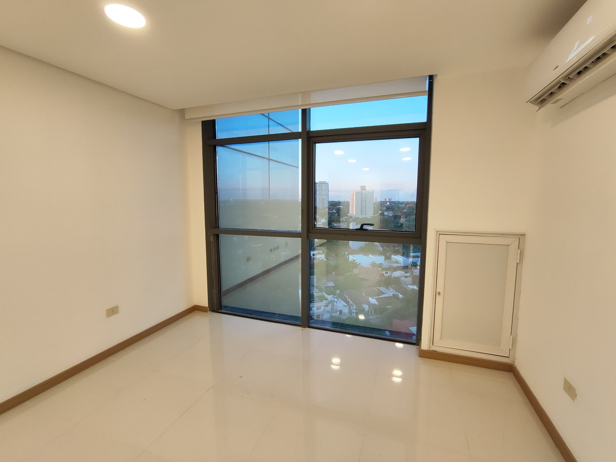 En venta oficina corporativa con renta activa — foto 3
