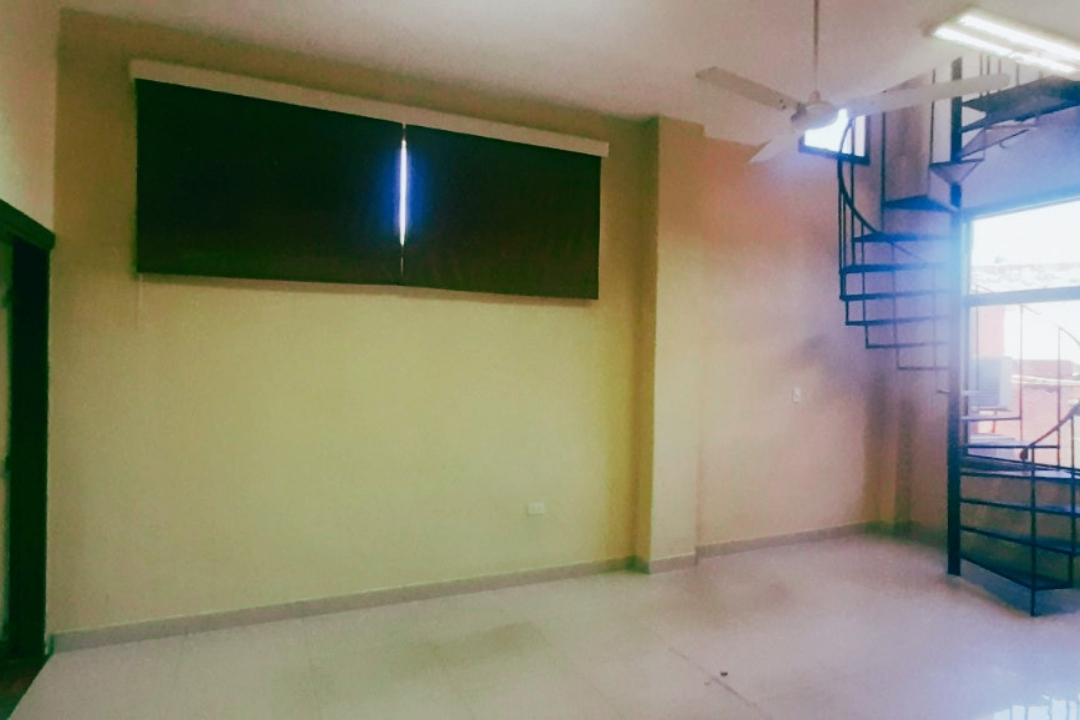 ALQUILER – CASA PARA OFICINA EN LOS LAURELES — foto 3