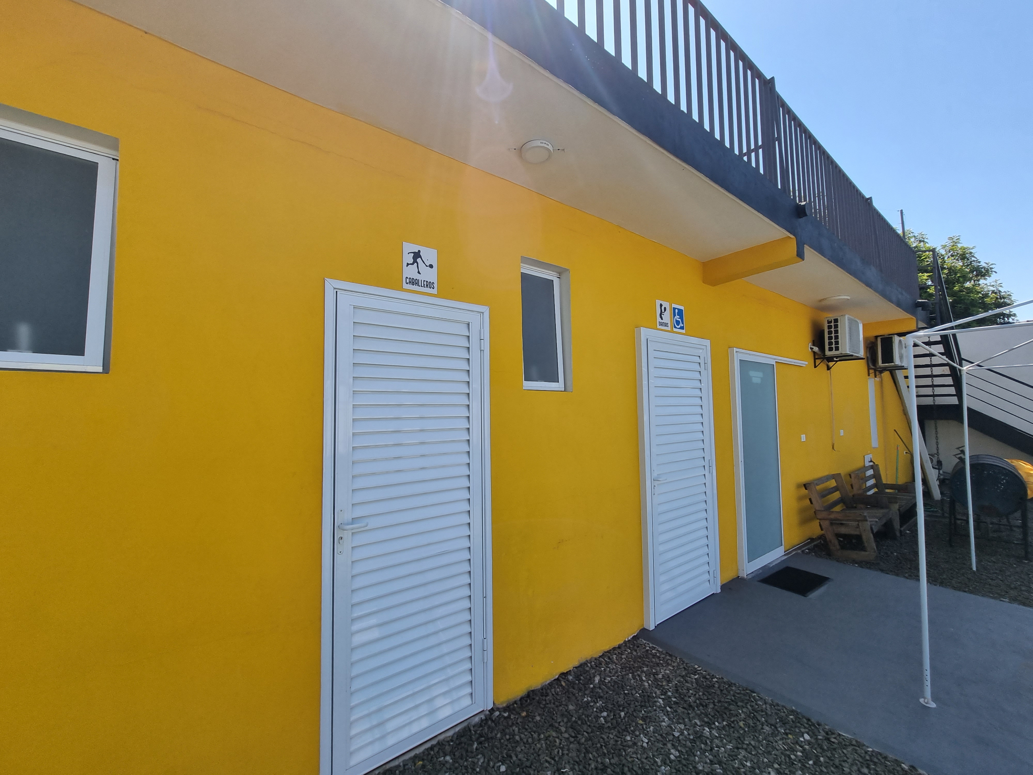 VENDO COMPLEJO DE PADEL CON SALONES EN VILLA BANCARIA — foto 3