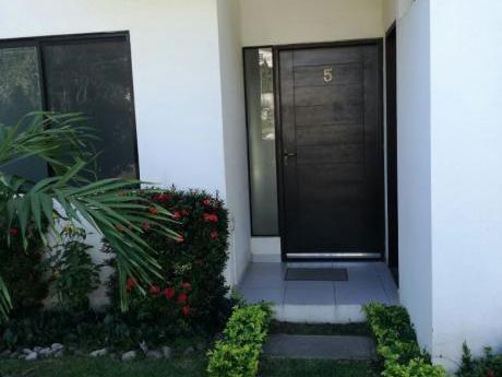 Linda Casa En Condominio Privado