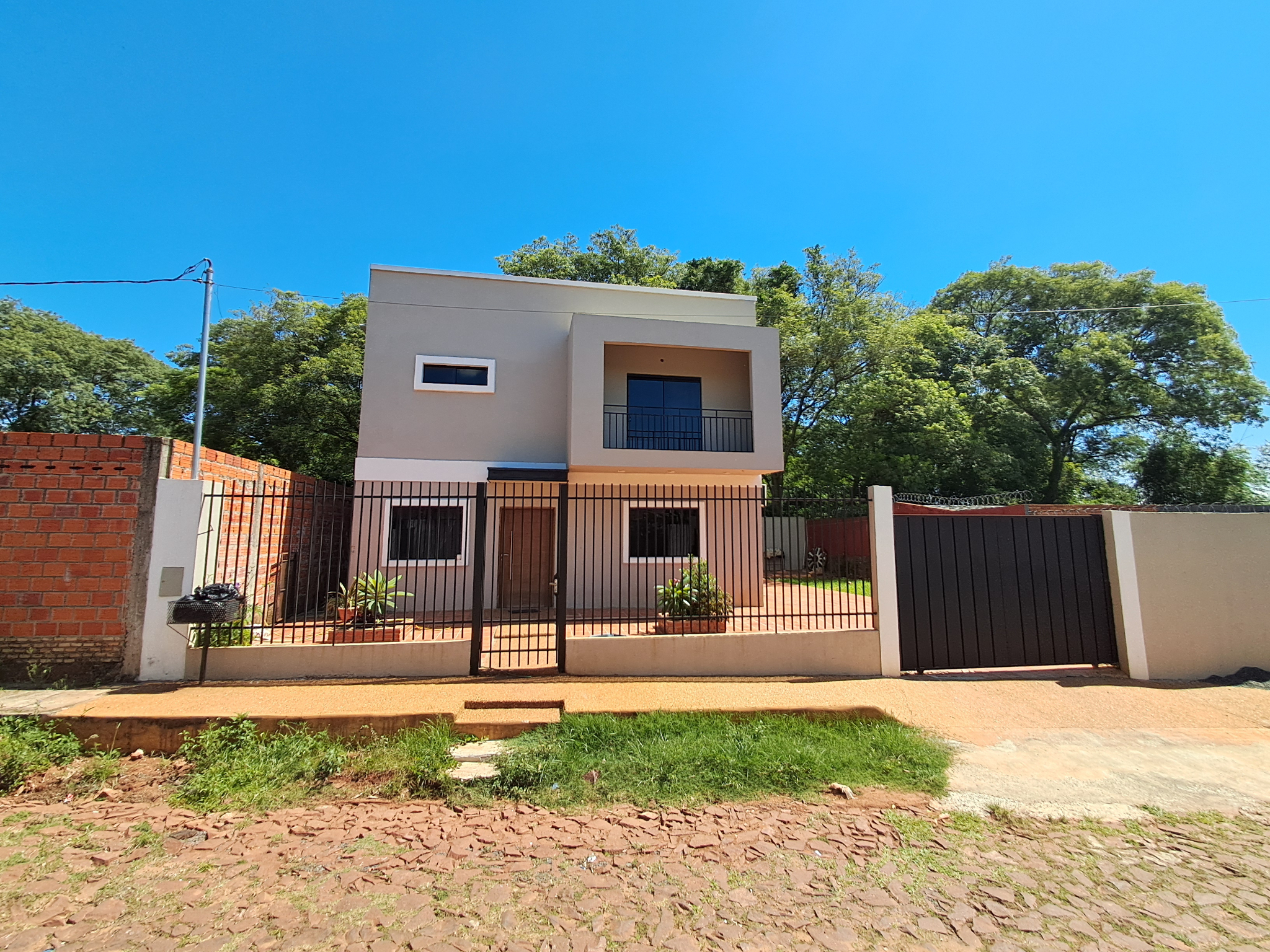 Venta De Casa Minimalista - Barrio Santa Ana - San Lorenzo — foto 3