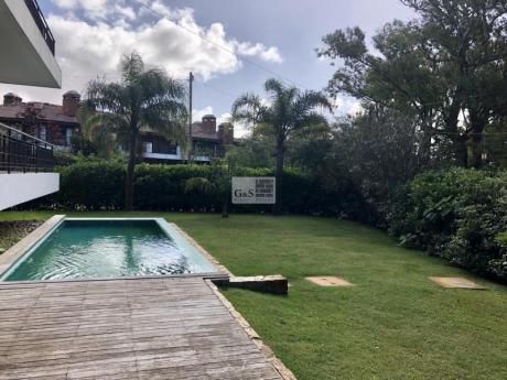 Apartamento De 2 Dormitorios Con Piscina