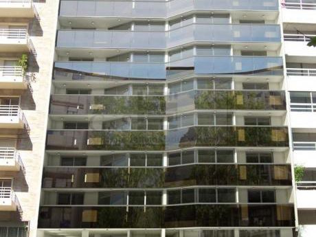 Excelente Edificio En Pocitos