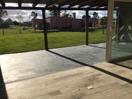 Casa Moderna A Estrenar De 3 Dormitorios En VIñedos De La Tahona