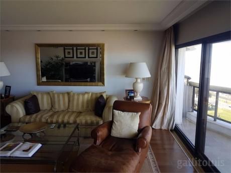 Excelente Apartamento En Rambla Perú