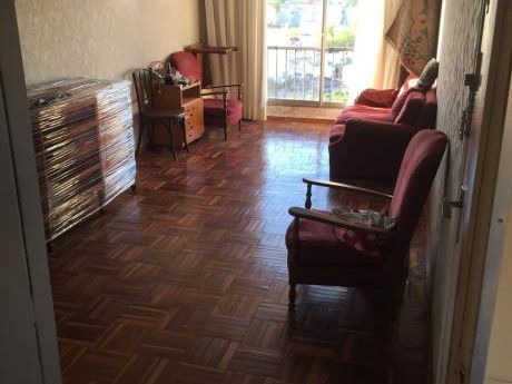 Apartamento De 3 Dormitorios En El Corazón De Pocitos