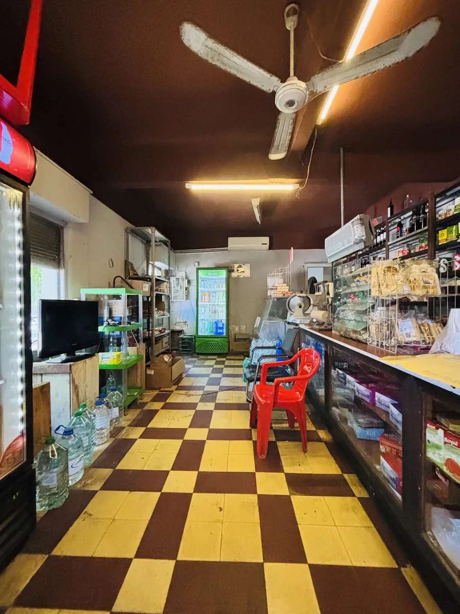 Local comercial en alquiler ,con apartamento y depósito– Punta Carretas