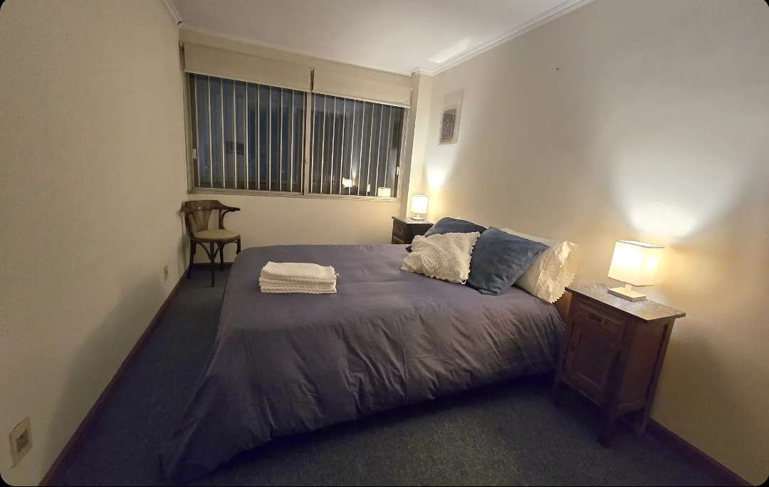 ALQUILER | Apartamento  AMOBLADO 2 Dormitorios  2 baños 1 Cochera en Pocitos con Balcón Espacioso · Foto 6