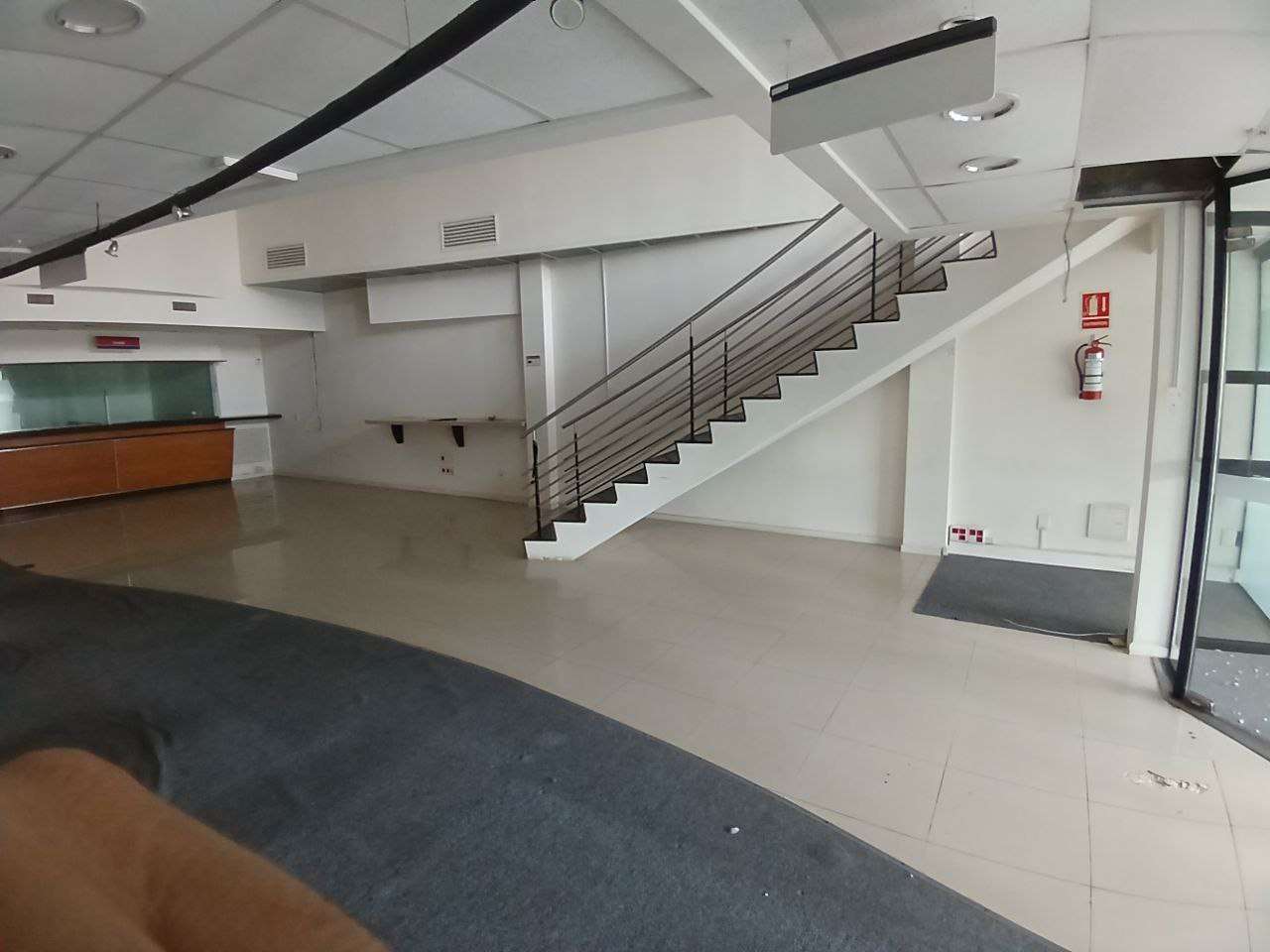 Alquiler  anual  de Gran Local Comercial | Oportunidad de inversión! · Foto 5