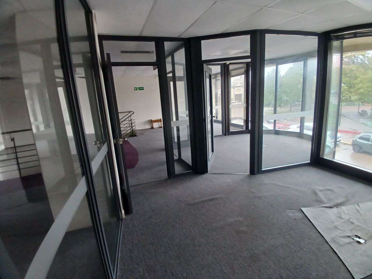 Alquiler  anual  de Gran Local Comercial | Oportunidad de inversión! · Foto 6