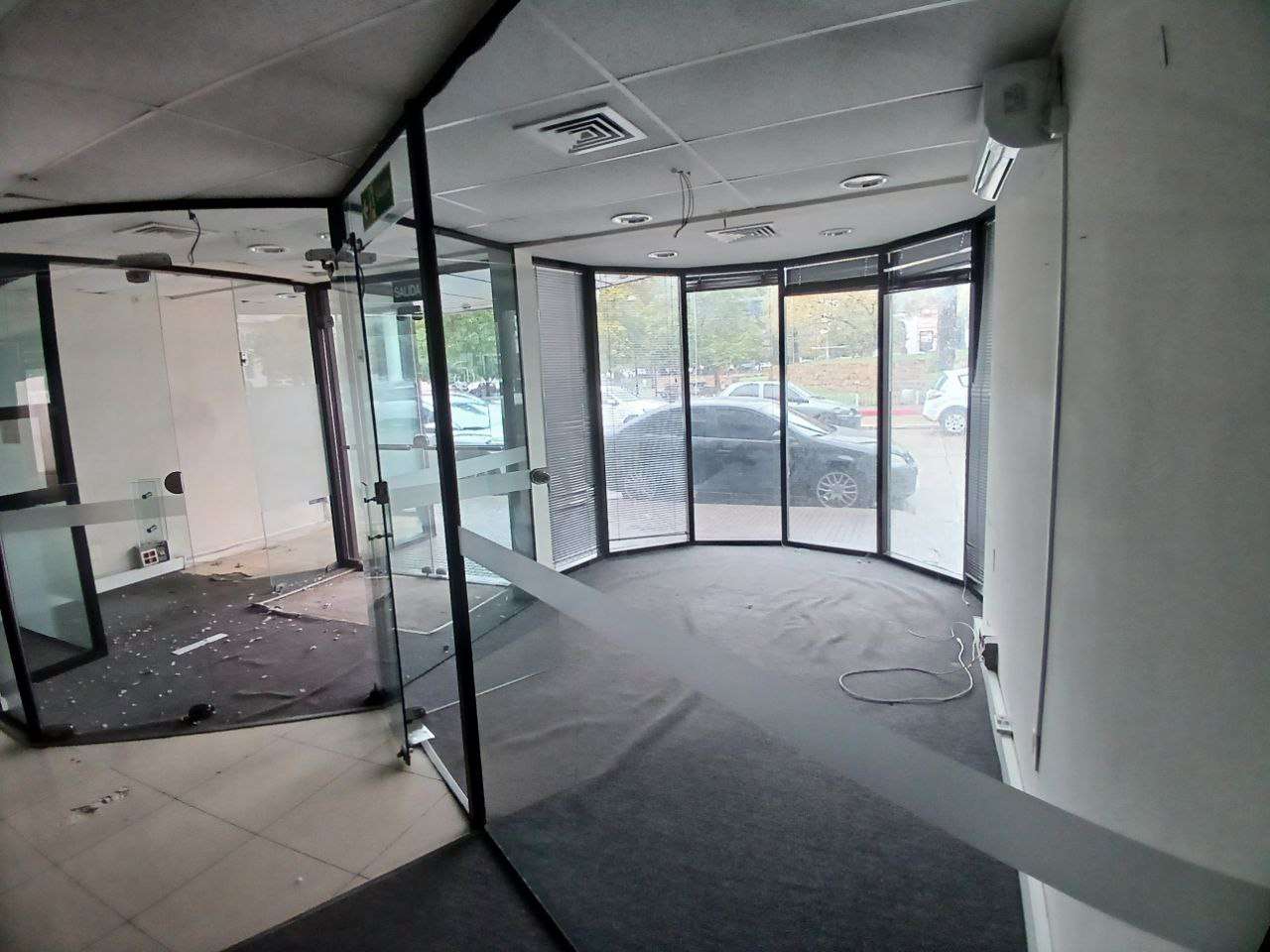 Alquiler  anual  de Gran Local Comercial | Oportunidad de inversión! · Foto 4
