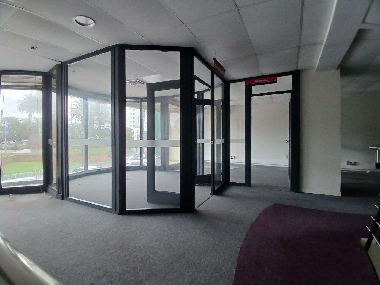 Alquiler  anual  de Gran Local Comercial | Oportunidad de inversión! · Foto 3