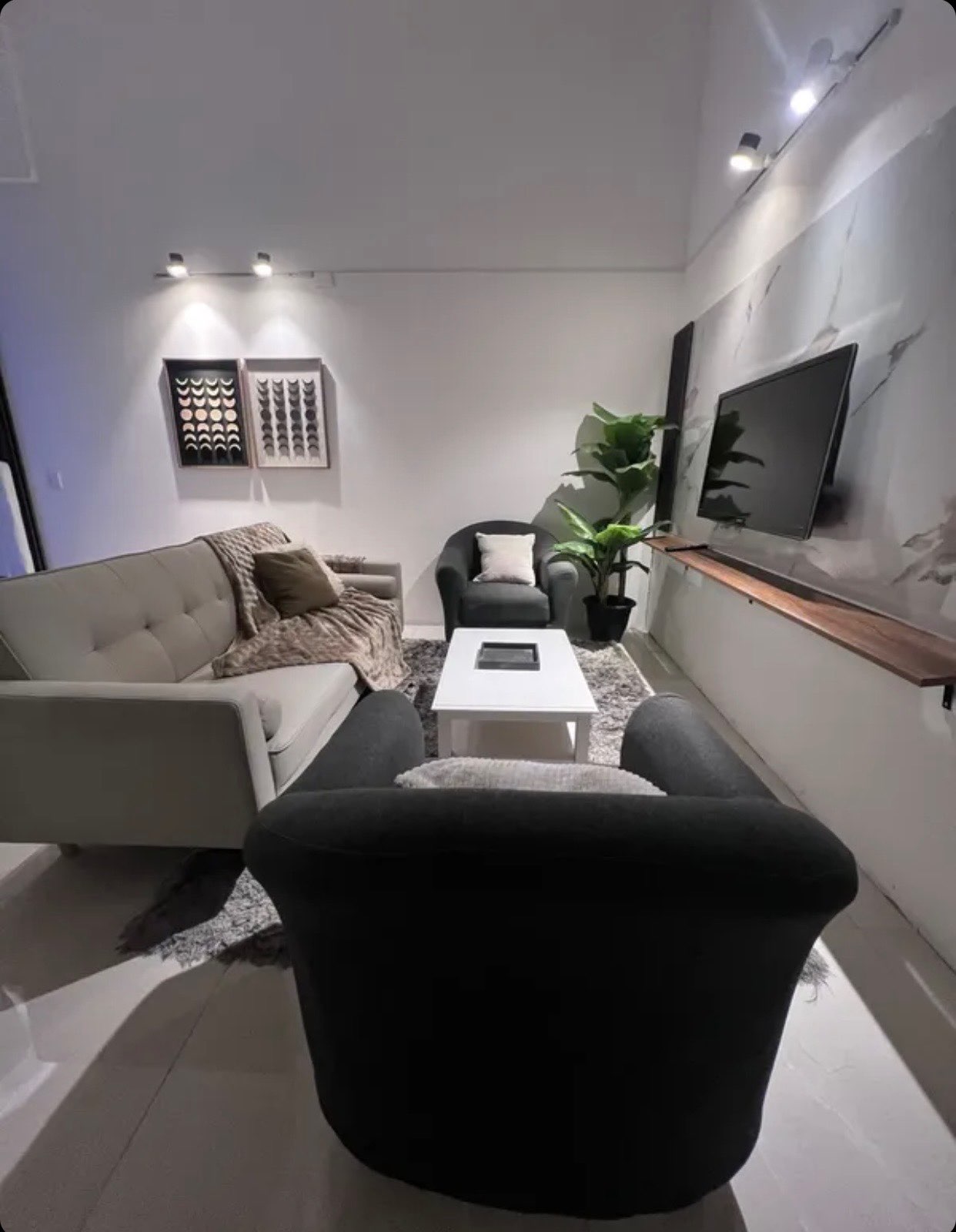 ALQUILER | Apartamento Dúplex Amoblado de 1 Dormitorio con Cochera | Ciudad Vieja · Foto 2
