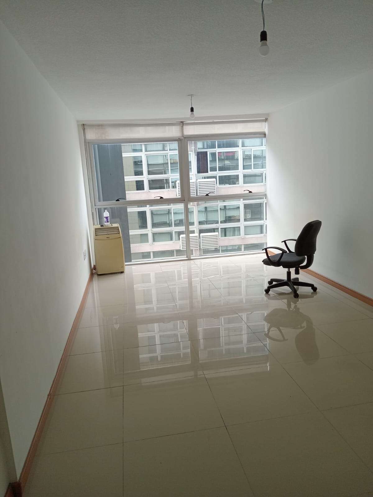 ALQUILER de Monoambiente en Cordón Sur Century Tower · Foto 1