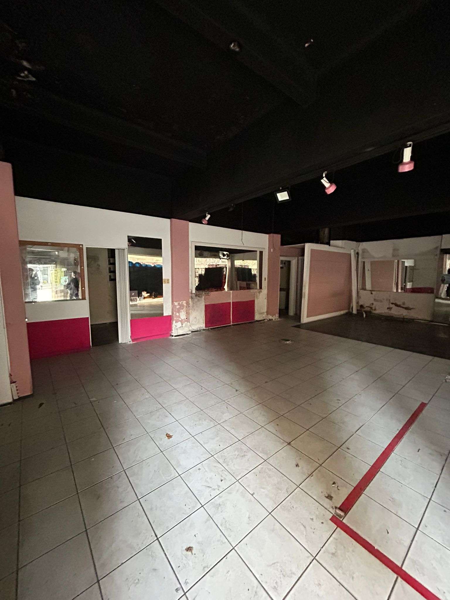 Alquiler local comercial SIN GASTOS COMUNES Centro · Foto 5