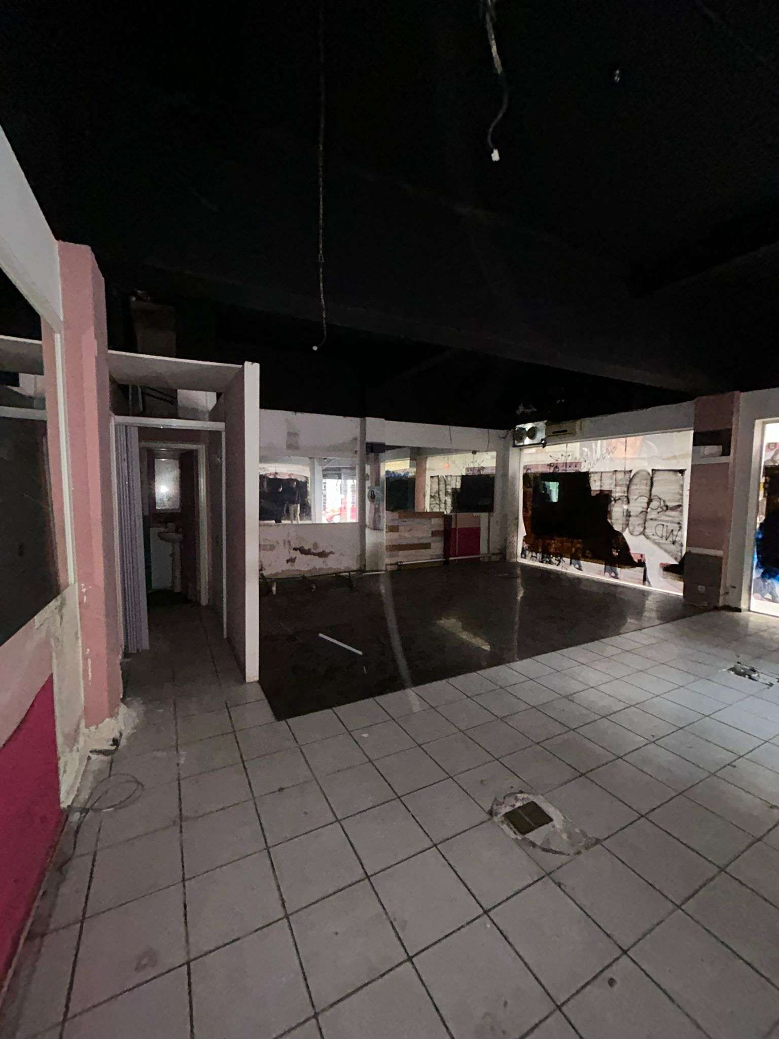 Alquiler local comercial SIN GASTOS COMUNES Centro · Foto 6