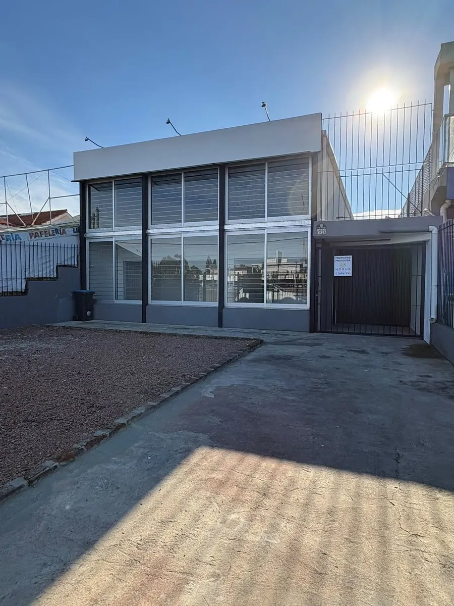 Alquiler Local Comercial sobre Giannattasio Lagomar