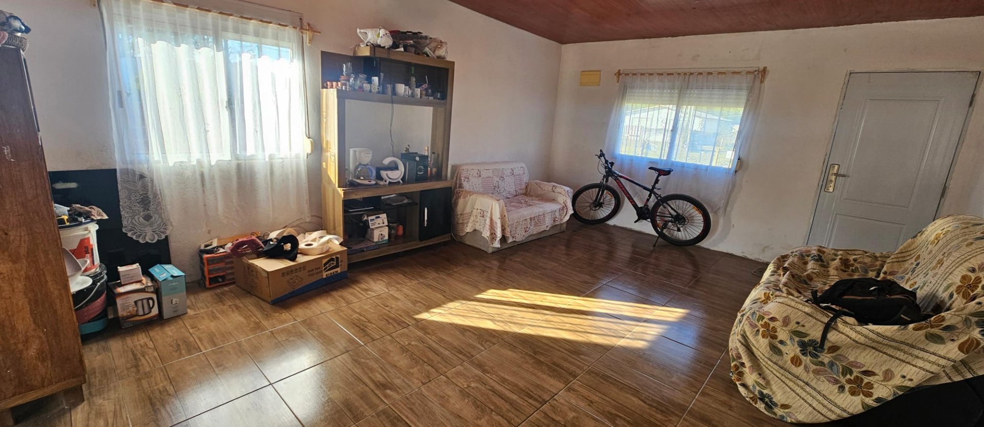 ALQUILER | Casa en Las Toscas. 1 dormitorio. 1 baño. Jardín al frente. · Foto 4